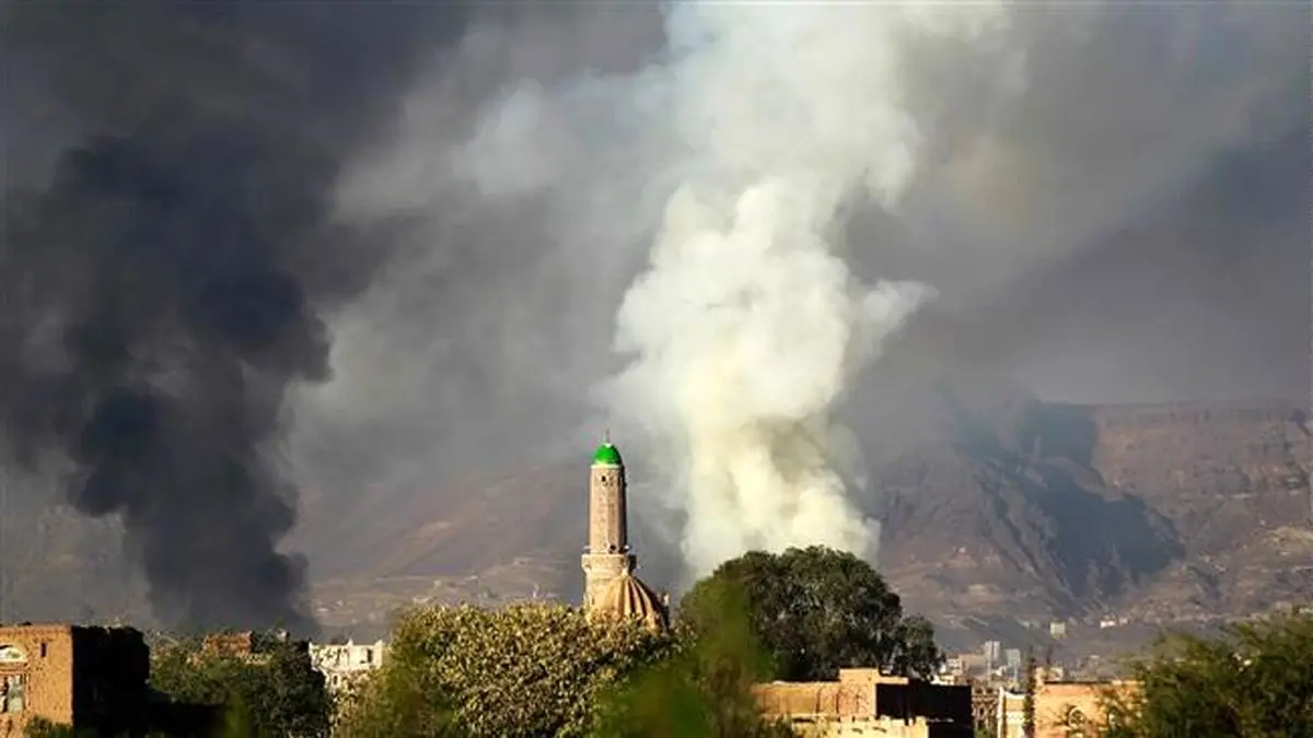 ۱۳ کشته در پی حمله عربستان به پایگاه نظامی یمن
