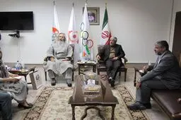 پولادگر به همراه 