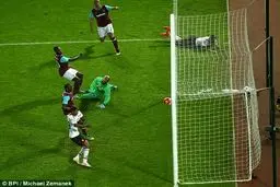 وستهام مقابل منچستریونایتد به پیروزی رسید