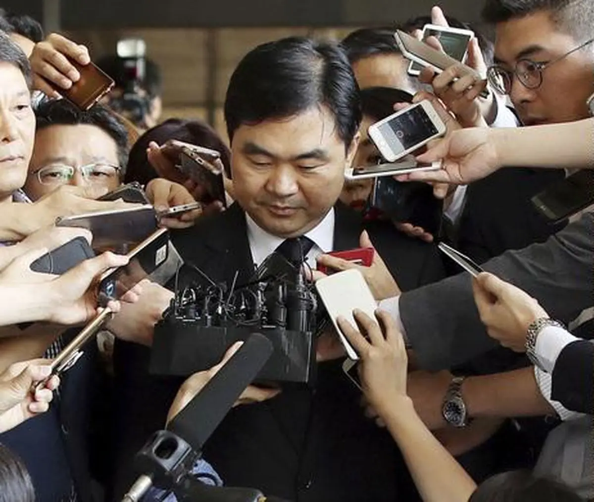 دادستان کره جنوبی به اتهام فساد دستگیر شد