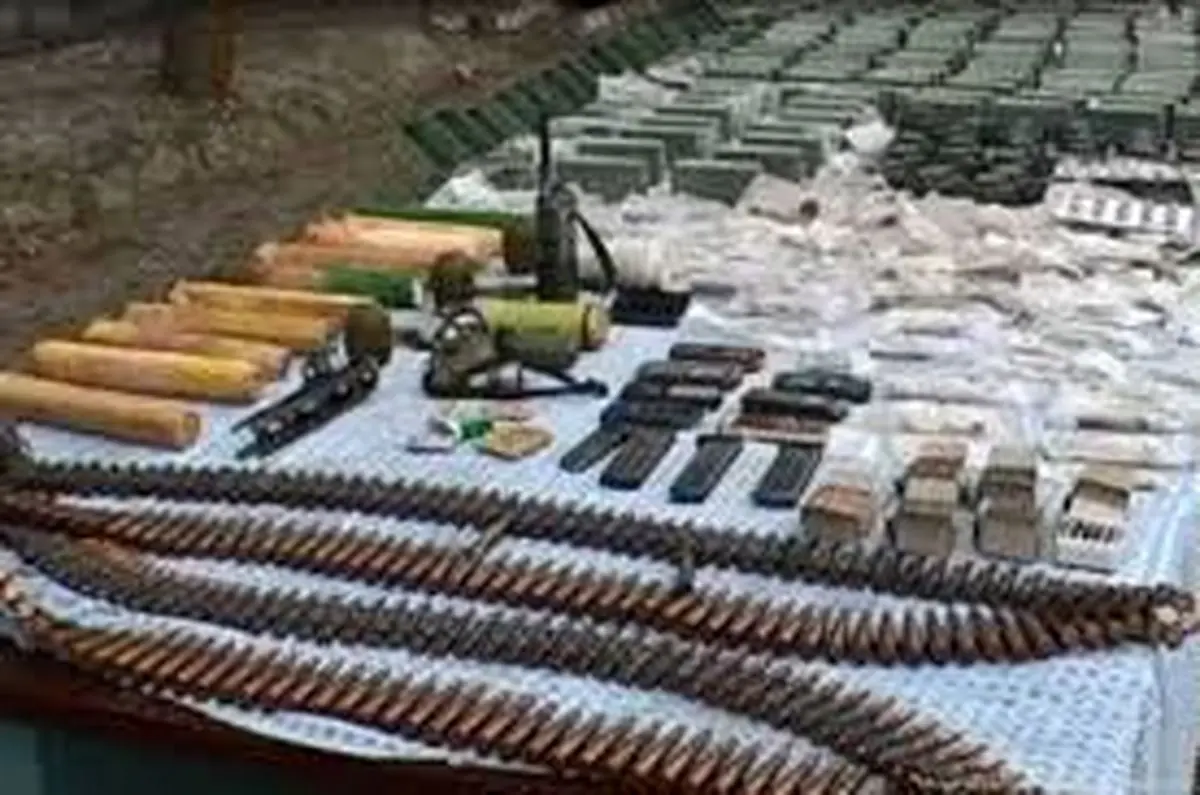 محموله مواد منفجره، تجهیزات انفجاری و جلیقه انتحاری در کرمان کشف شد