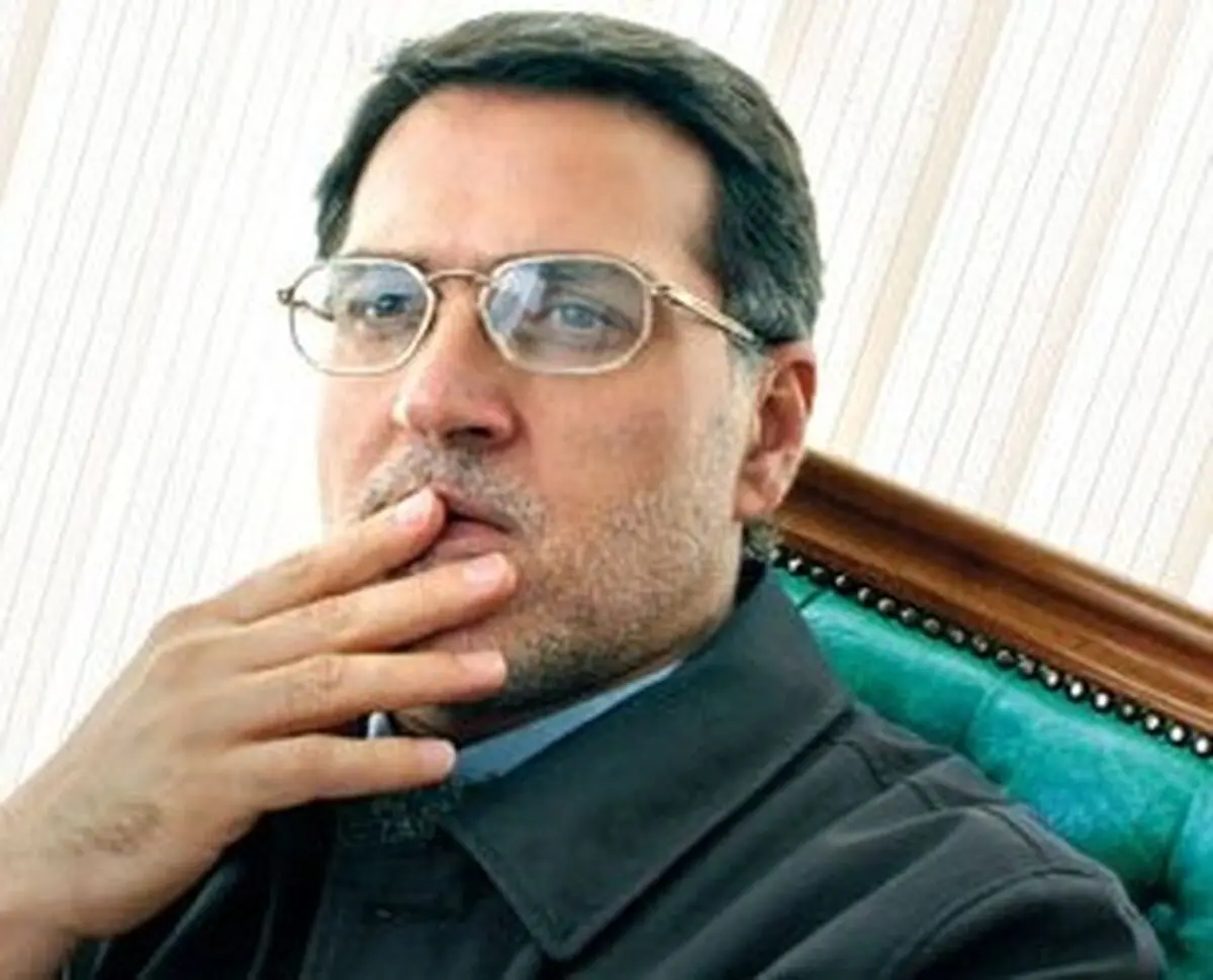 دولت روحانی قوه عاقله ندارد/ روحانی صدای پای آینده را نشنود تا قبل از انتخابات "چپ و راست" می‌شود