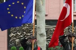 کمیسیونر اروپا: توافق لغو روادید ترکیه اجرائی نمی‌شود