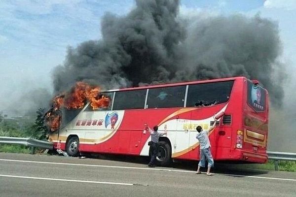 ۲۶ کشته در پی آتش‌سوزی اتوبوس گردشگری در تایوان