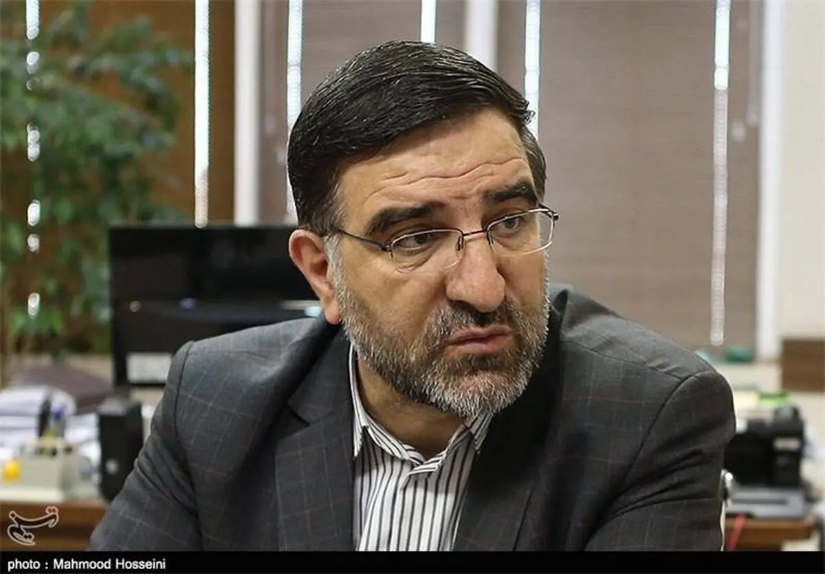 فردی بدون تخصص رئیس بیمه می‌شود چون برادرش در ستاد انتخابات رئیس جمهور بوده است