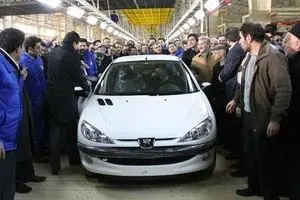 تولید ایران خودرو شش درصد کاهش یافت/ تولید رانا ۶۸ درصد و دنا ۳۰ درصد کم شد+ جدول