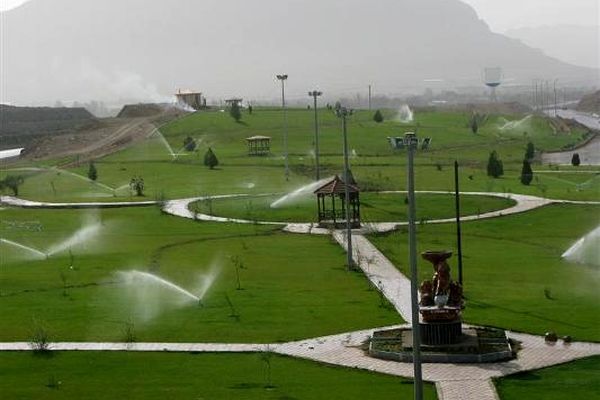 ۵۲ درصد فضای سبز شهرهای خراسان رضوی با آب شرب آبیاری می‌شوند