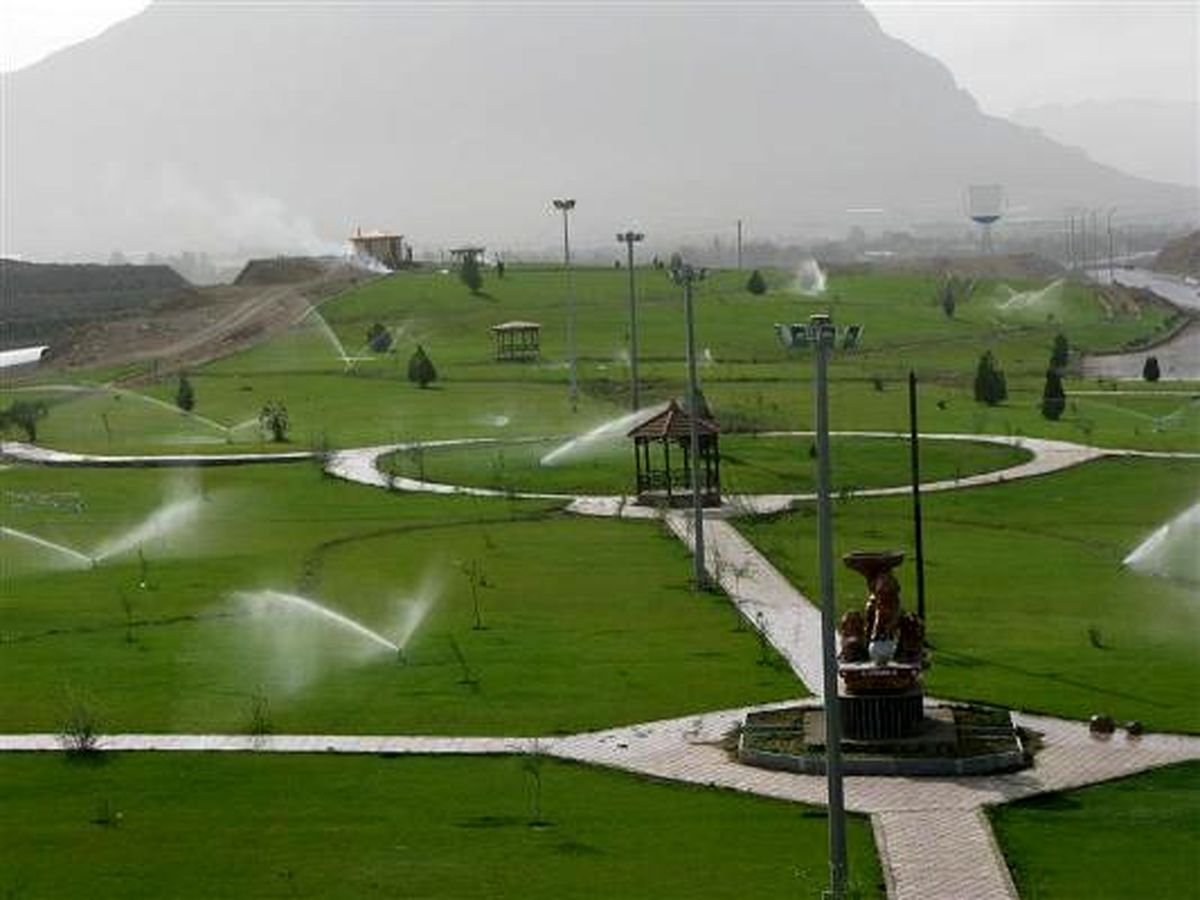 ۵۲ درصد فضای سبز شهرهای خراسان رضوی با آب شرب آبیاری می‌شوند