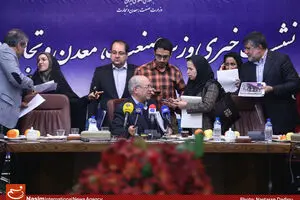نعمت‌زاده چهارمین مدیرکل روابط عمومی خود را هم برکنار کرد/ وزیر پیشکسوت کابینه در سه سال چهار مدیر روابط عمومی عوض کرد!