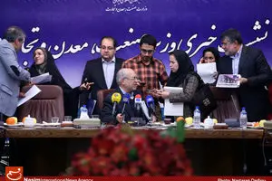 نعمت‌زاده چهارمین مدیرکل روابط عمومی خود را هم برکنار کرد/ وزیر پیشکسوت کابینه در سه سال چهار مدیر روابط عمومی عوض کرد!