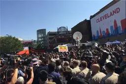 تجمع معترضان آمریکایی با مداخله پلیس ضدشورش به آشوب کشیده شد