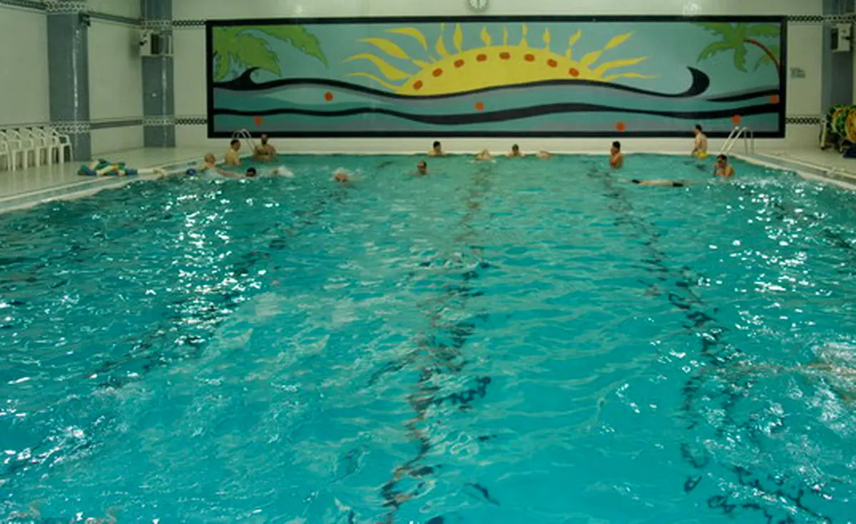 مسمومیت ۱۷نوجوان در یکی از استخرهای کرج