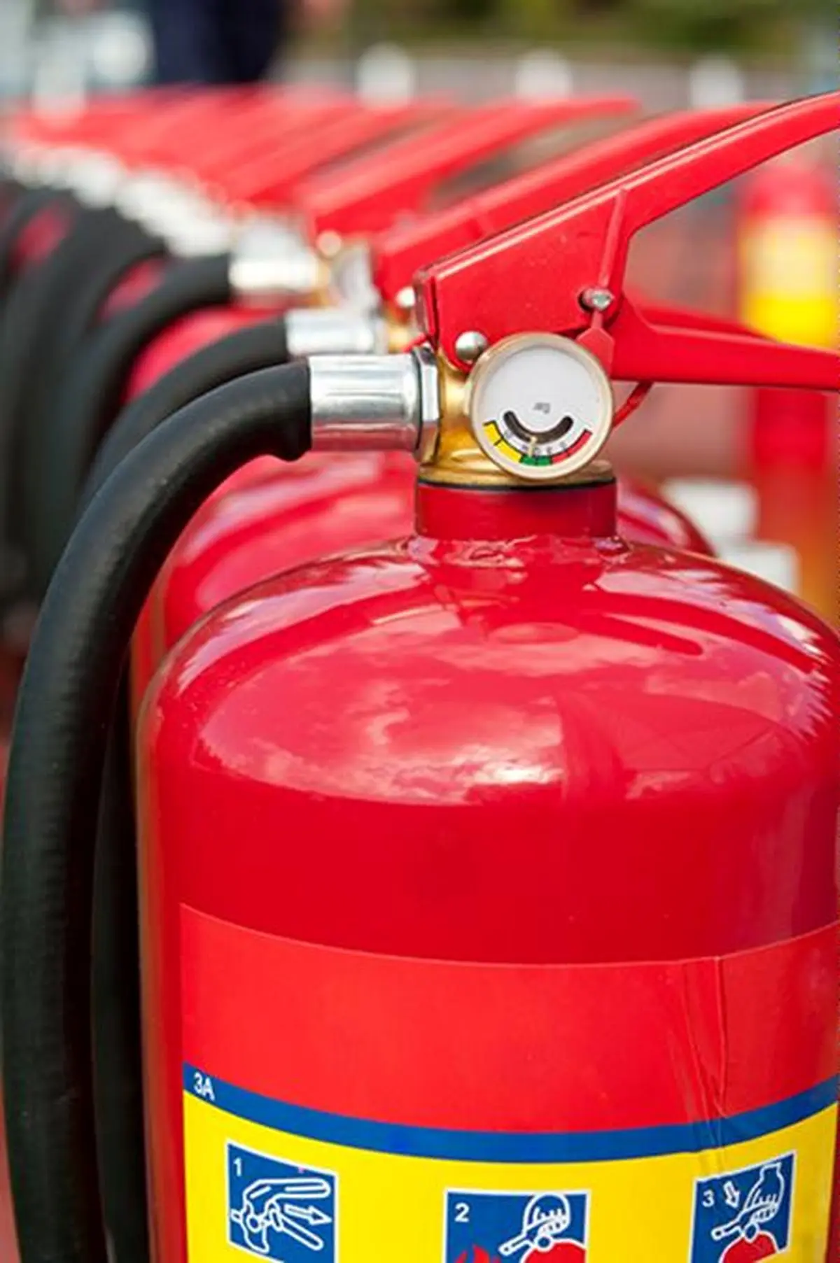 محموله بزرگ کپسول‌های آتش‌نشانی قاچاق متوقف شد