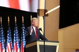 ترامپ: آمریکا یعنی فقر و خشونت در داخل، جنگ و ویرانی در خارج