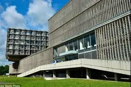 تیراندازی در بیمارستانی واقع در 