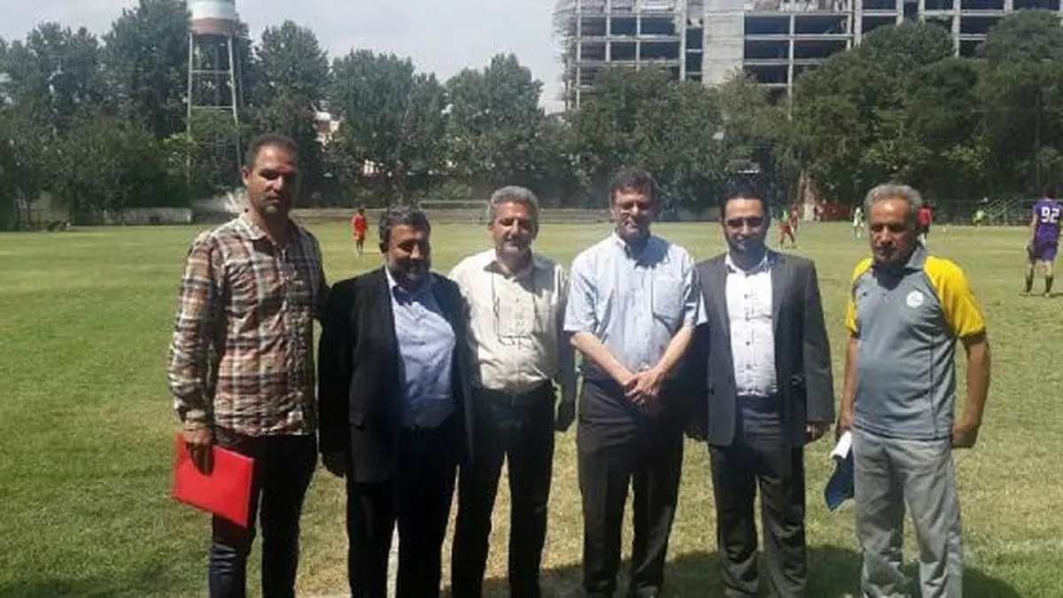 بازدید مالکین باشگاه نفت تهران و دبیرکل فدراسیون فوتبال از تیم‌های پایه این باشگاه