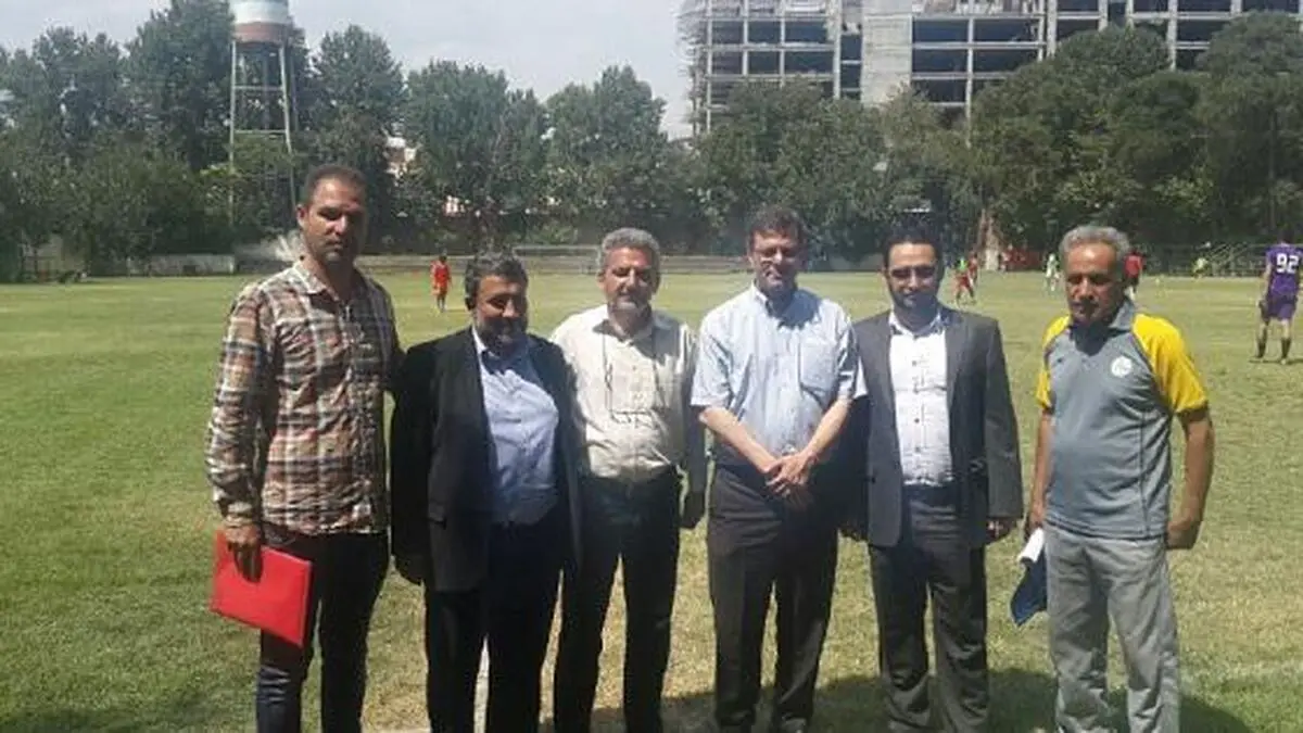 بازدید مالکین باشگاه نفت تهران و دبیرکل فدراسیون فوتبال از تیم‌های پایه این باشگاه