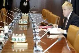 وزیر خارجه انگلیس خواستار نابودی تسلیحات شیمیایی لیبی شد