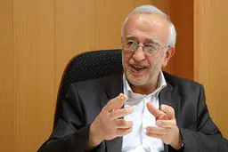 روحانی فکر می‌کرد با برجام مشکلات اقتصادی نیز حل می‌شود/ روحانی نباید همه تخم مرغ‌ها را در سبد برجام می‌گذاشت