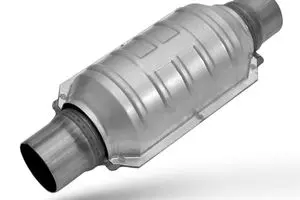 خودروهای فاقد کاتالیست برگه معاینه فنی دریافت نمی‌کنند