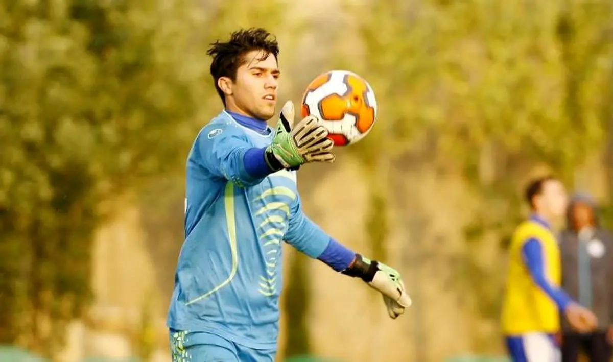 حسینی: می‌خواهم در دو بازی نخست، دروازه استقلال را بسته نگه دارم