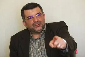 عینک سیاسی را بردارید/ رقابت‌های سیاسی خود را وارد حوزه سلامت نکنید