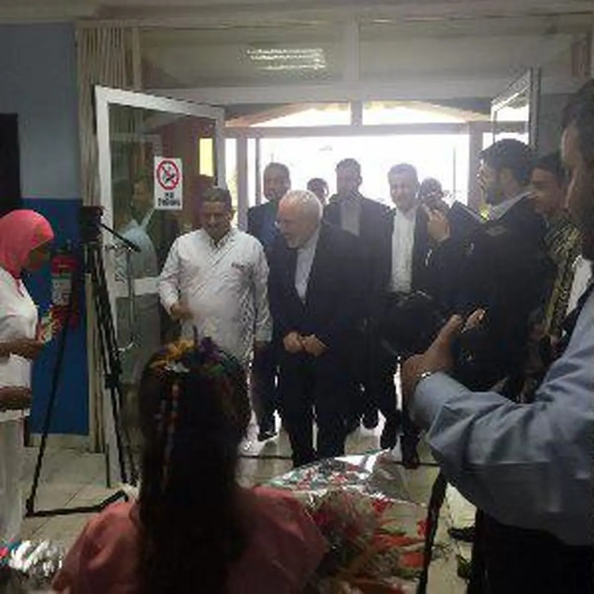 ظریف از مرکز هلال احمر ایران در غنا بازدید کرد