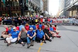 دستگیری ۴۶ نفر در آمریکا به جرم اعتراض به پلیس