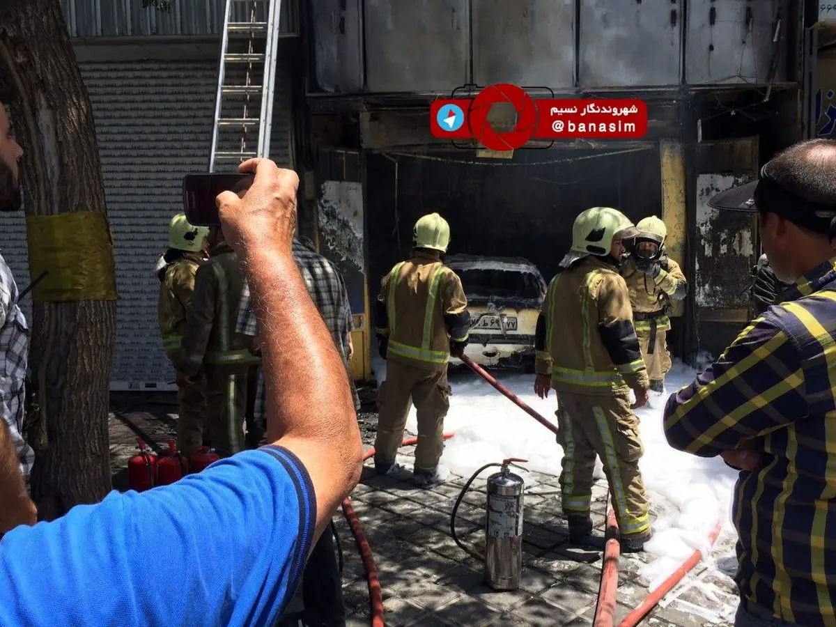 عکس خبری :: انفجار یک باب مغازه در خیابان کارگر حوالی میدان حر