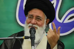 برخی جریان‌های سیاسی به دنبال کنار گذاشتن نیروهای انقلابی و متدین از بدنه دولت هستند