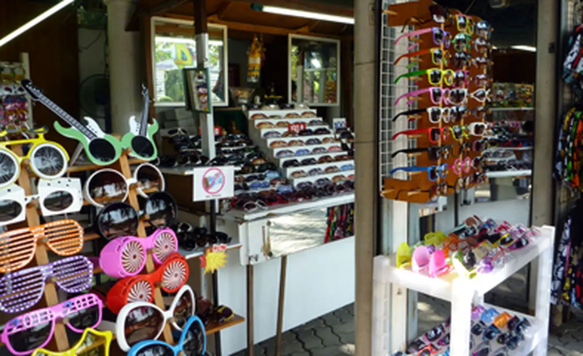 کشف بیش از سه هزار عینک طبی و آفتابی قاچاق با برندهای معروف