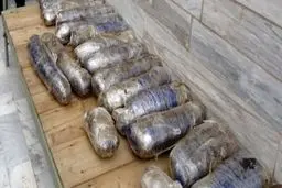 کشف ۲ تن مواد مخدر در مرز سراوان