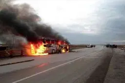 اتوبوسی حامل ۴۷ مسافر در حوالی آمل آتش گرفت