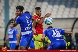 شکست استقلال در نیمه نخست مقابل قهرمان فصل گذشته / پیکان و صبا با تساوی به رختکن رفتند