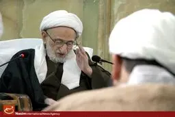 کارهای انسان باید بر اساس حجت و شرع باشد