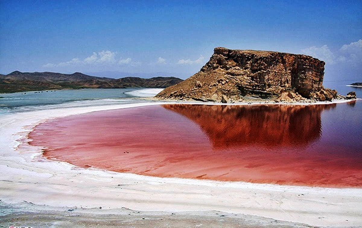 توضیح ناسا درباره قرمز شدن آب دریاچه ارومیه
