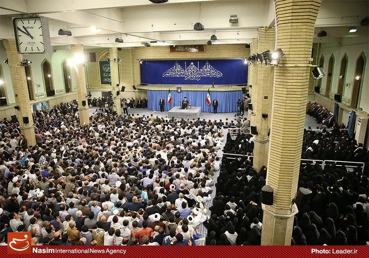 پخش دیدار هزاران نفر از اقشار مختلف مردم با مقام معظم رهبری