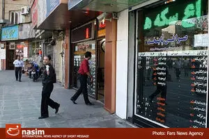 تبانی بانک‌ها در خرید و فروش ارز آزاد/ کار برای تجار سخت شد