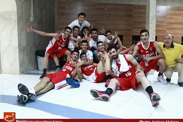 هدیه ویژه حامد حدادی به ملی‌پوشان جوان بسکتبال ایران