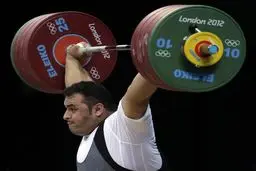 انوشیروانی: هر پنج وزنه‌بردار ایران شانس مدال دارند/ هر کمکی بتوانم به کیانوش رستمی خواهم کرد