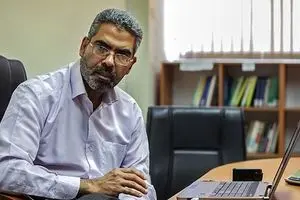 دولت یازدهم کشور را معتاد به فروش نفت خام کرد/ خام فروشی نفت با اقتصاد مقاومتی در تناقض است