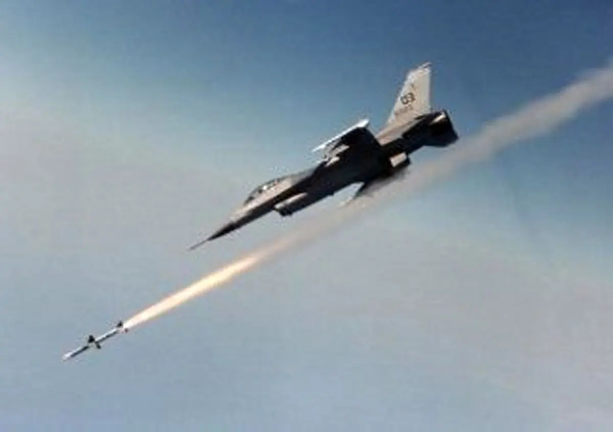 حمله جنگنده‌های عراقی به دادگاه شرعی داعش در موصل