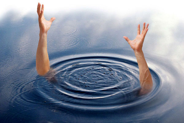پیرزن ۷۵ ساله در دریاچه ارومیه غرق شد