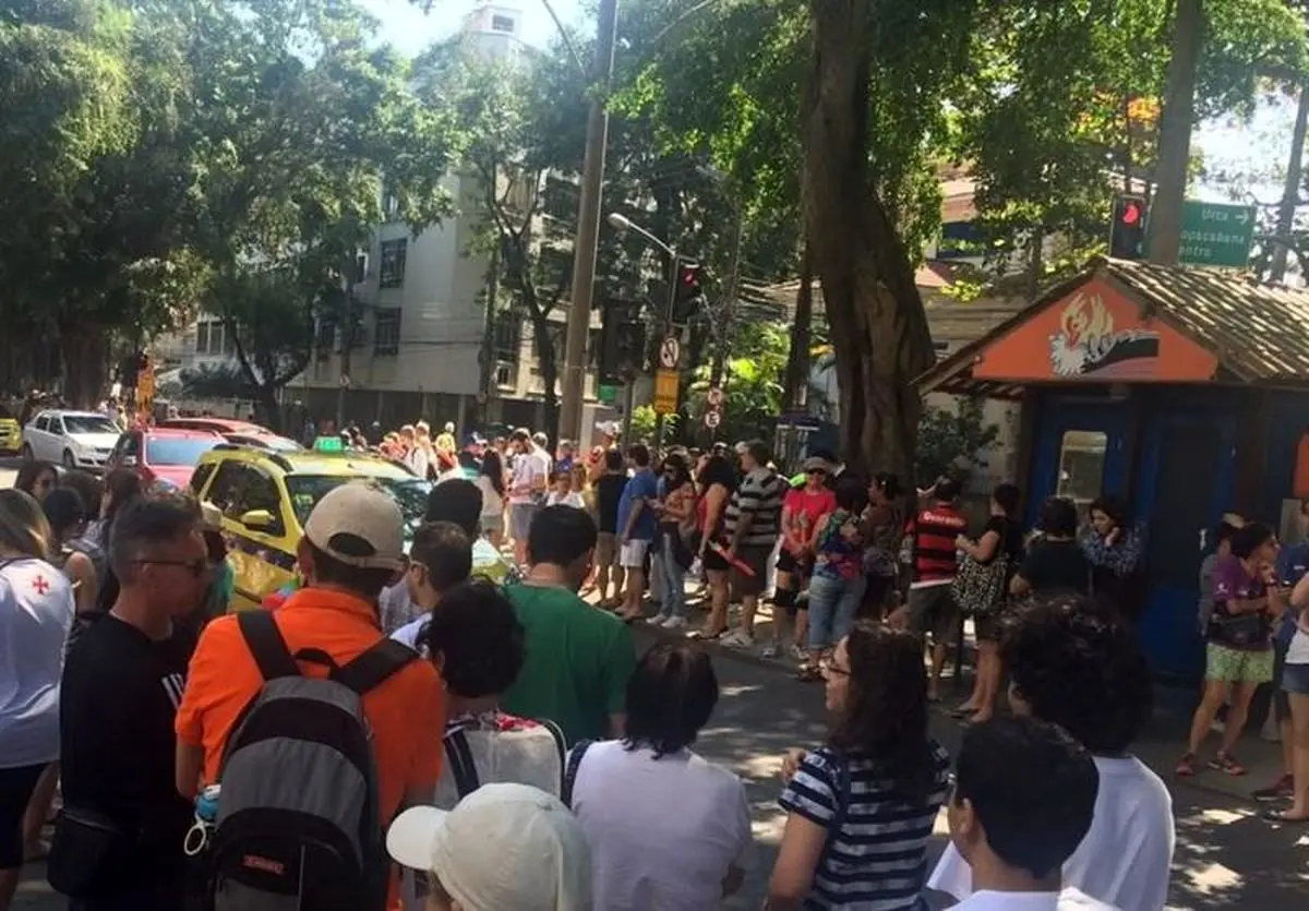 ممانعت مخالفان دولت موقت برزیل از ورود مشعل به محل افتتاحیه  المپیک + تصاویر