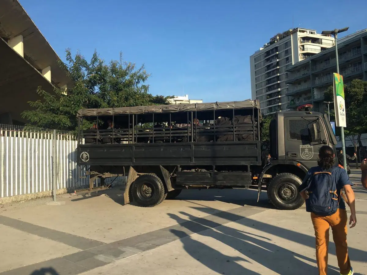 تظاهرات مخالفان دولت برزیل در فاصله ٤ساعت تا شروع افتتاحیه+ عکس