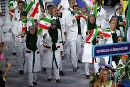 المپیک ۲۰۱۶ رسما آغاز شد/ رژه کاروان ایران و غیبت عجیب سه ملی‌پوش والیبال در مراسم+ عکس