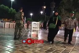 عکس خبری :: صندوق کمک‌های مردمی به مدافعان حرم مقابل حرم مطهر رضوی