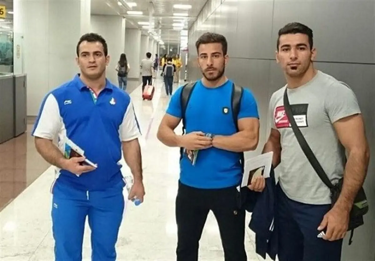 رستمی، مرادی و هاشمی وارد دهکده شدند