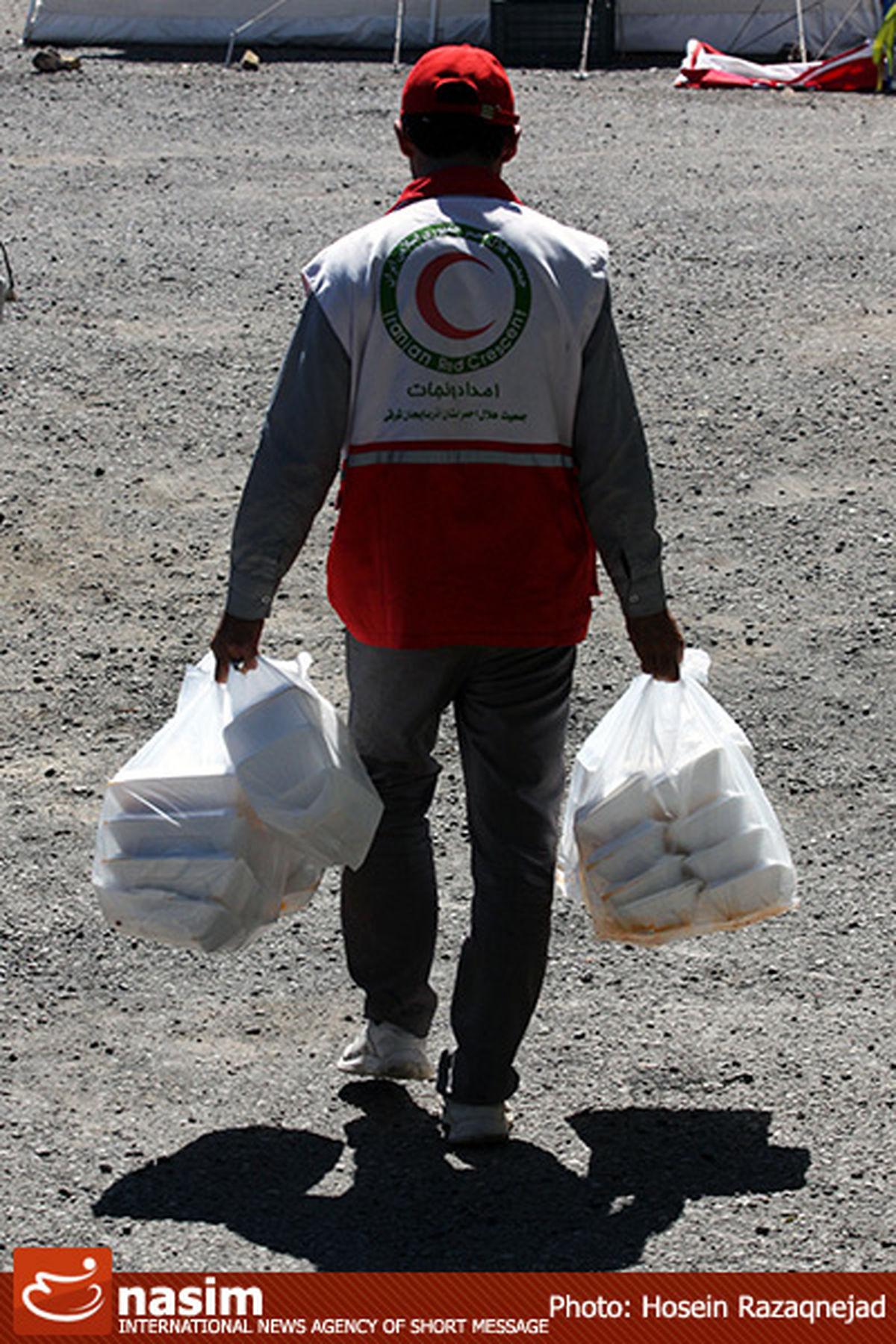 توزیع ۲۰ هزار بسته غذایی بین مردم طوفان‌زده سیستان و بلوچستان