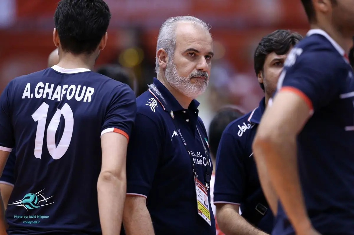 خوش‌خبر: نداشتن آنالیزور ضربه بزرگی به تیم ملی می‌زند